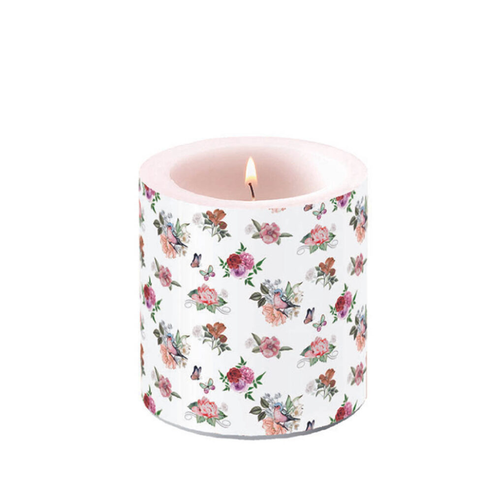 bougie charlotte white de chez ambiente blanche avec des roses élégantes